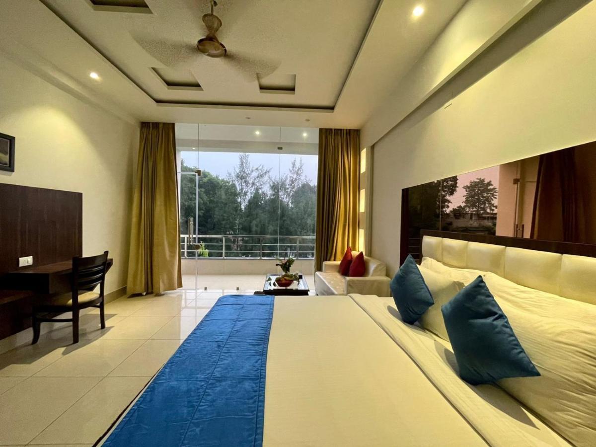 Winsome Resort & Spa Corbett Rāmnagar Exterior foto