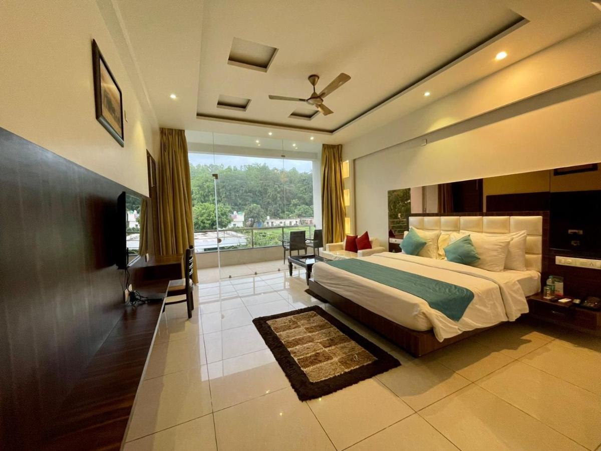 Winsome Resort & Spa Corbett Rāmnagar Exterior foto
